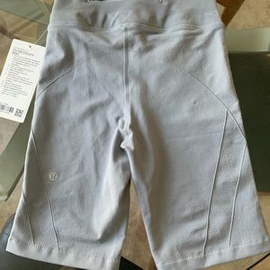 Lululemon ribbed biker shorts 8”